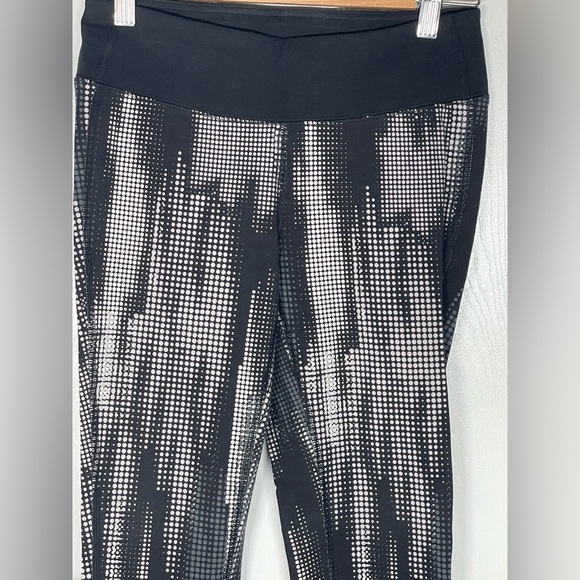 Reebok leggings with a black and gray pattern Small - Picture 5 of 7